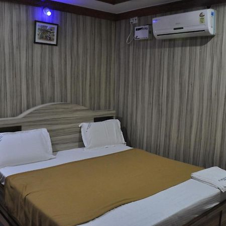 C M Hotel New Wodapatti Экстерьер фото