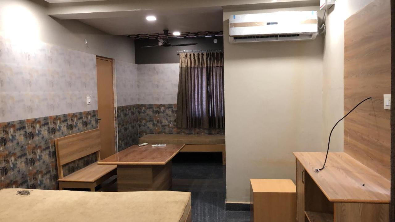 C M Hotel New Wodapatti Экстерьер фото