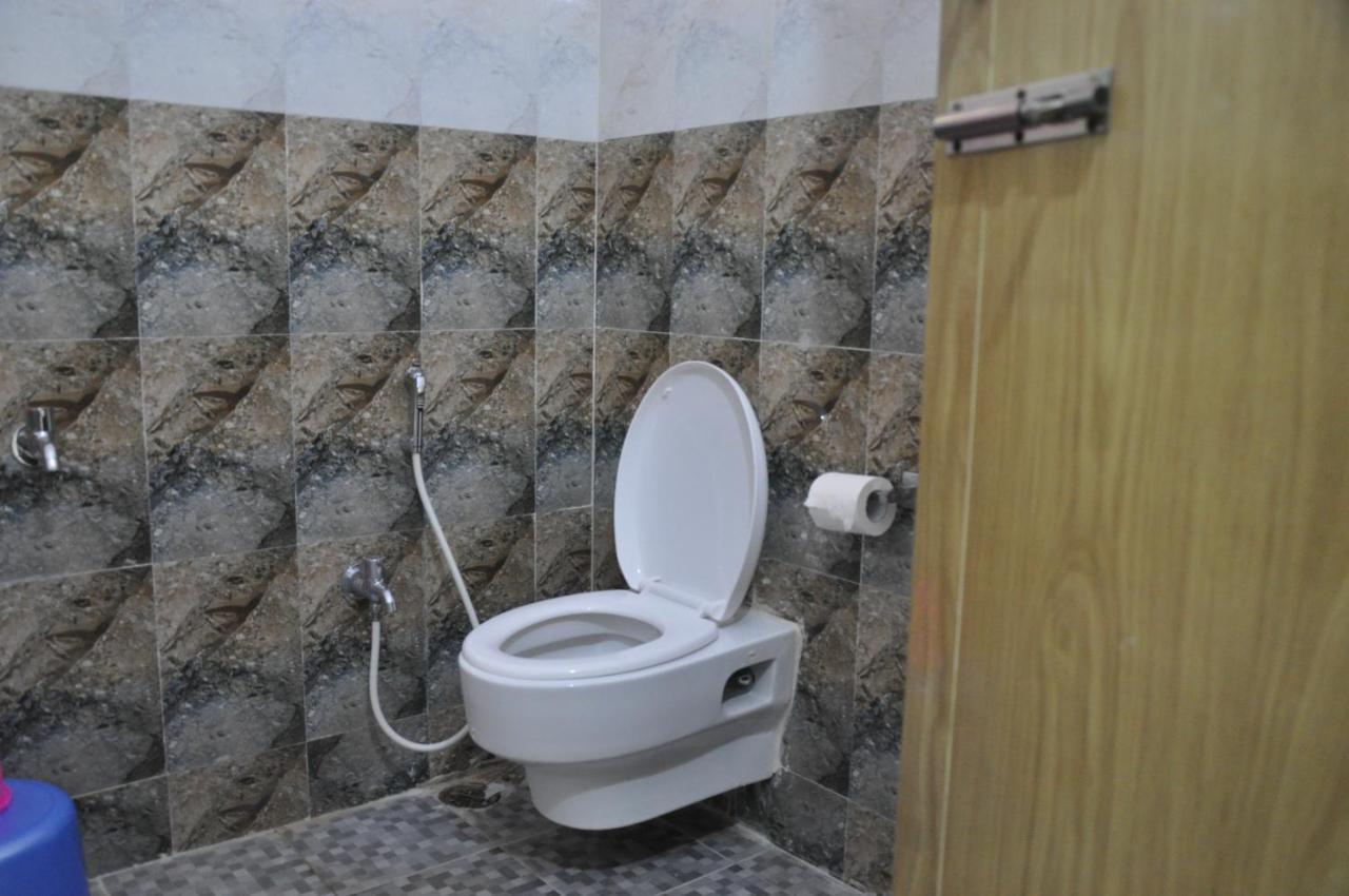 C M Hotel New Wodapatti Экстерьер фото