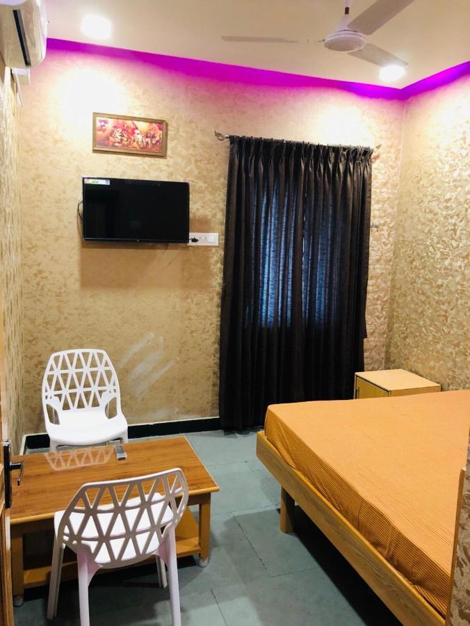 C M Hotel New Wodapatti Экстерьер фото