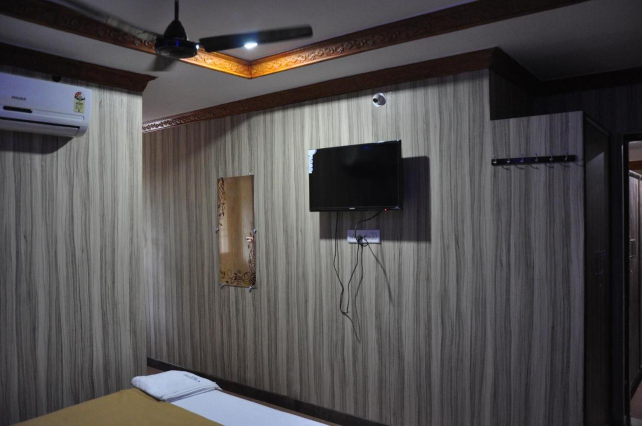 C M Hotel New Wodapatti Экстерьер фото