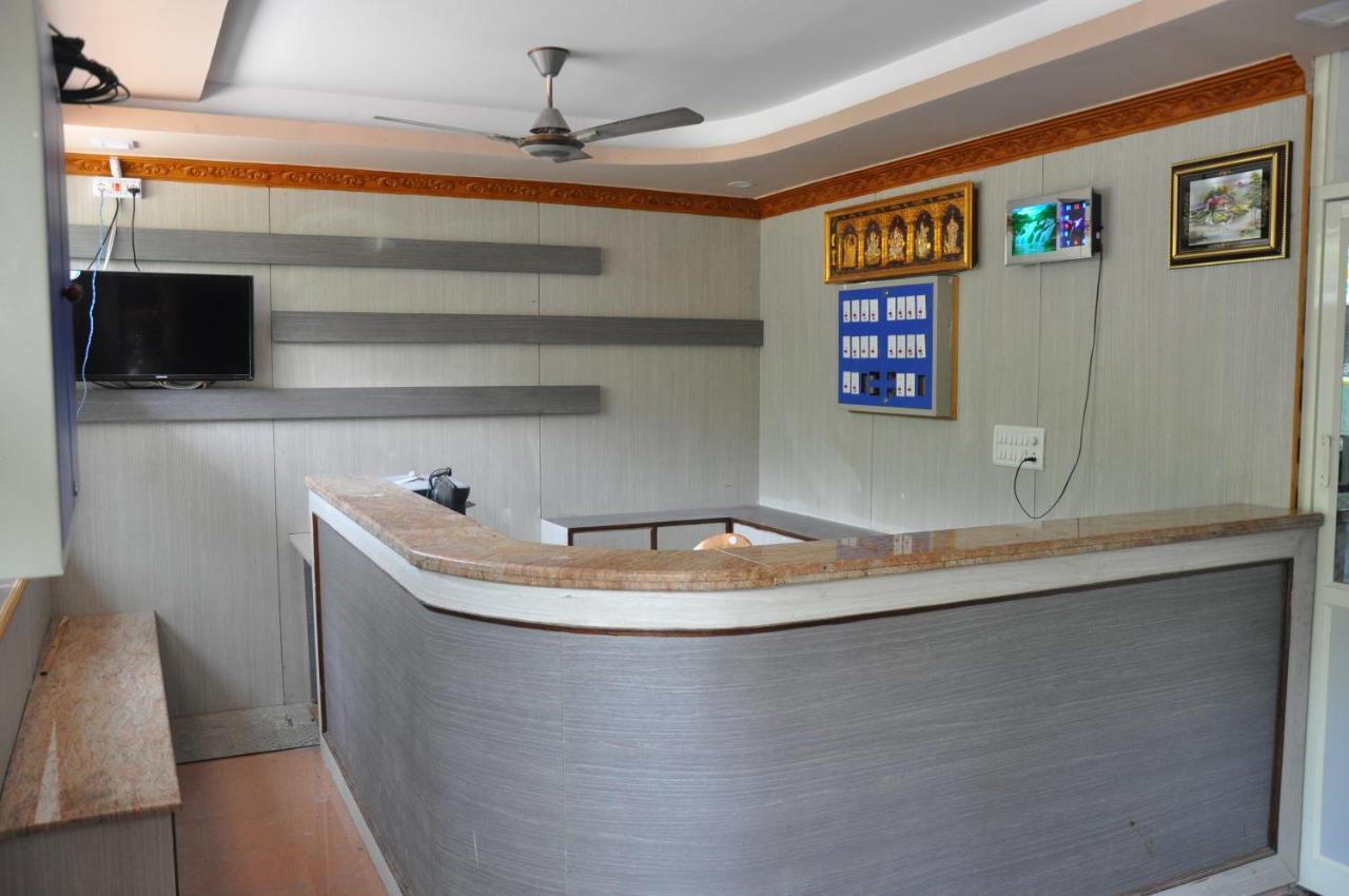 C M Hotel New Wodapatti Экстерьер фото