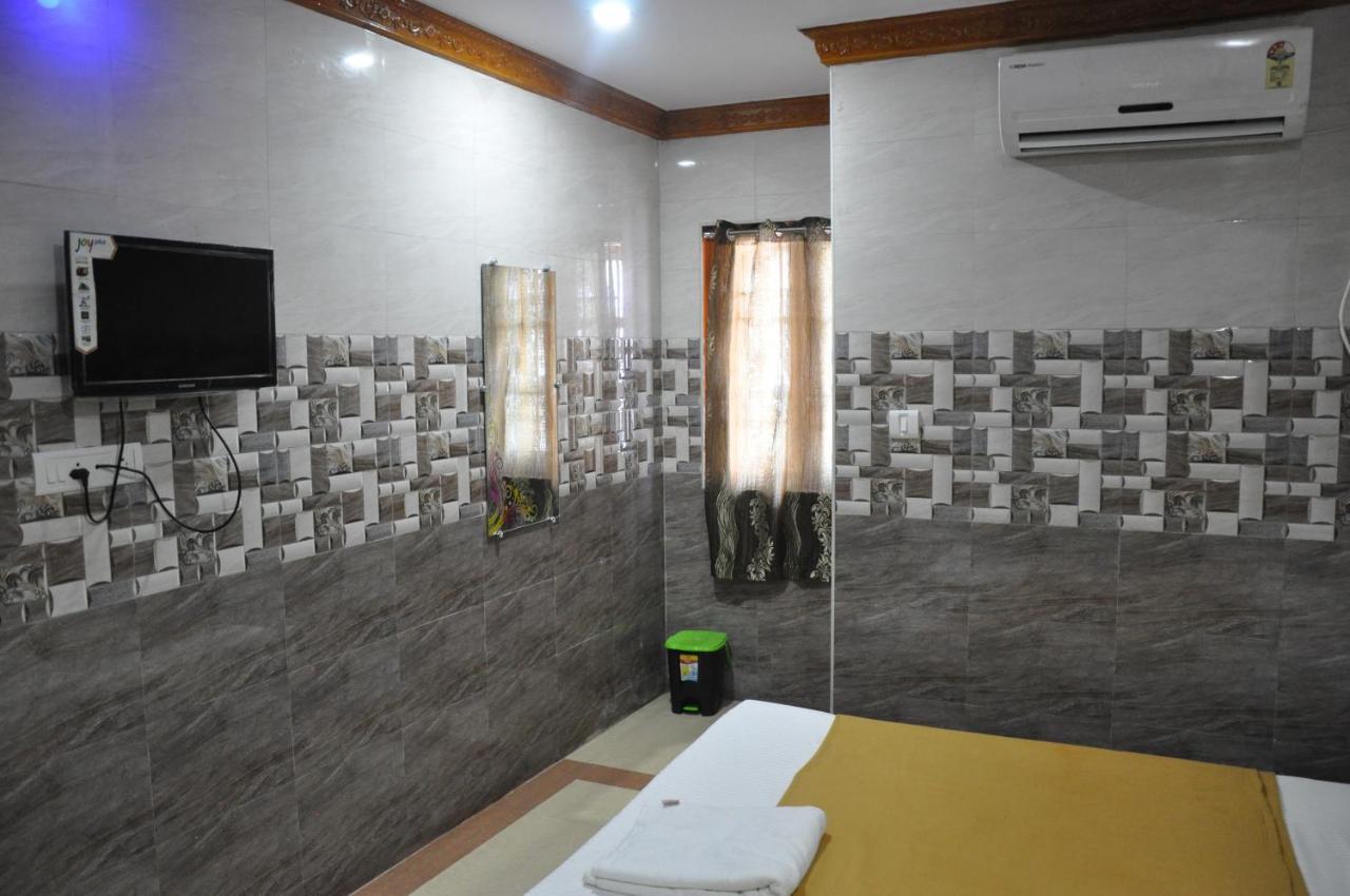 C M Hotel New Wodapatti Экстерьер фото
