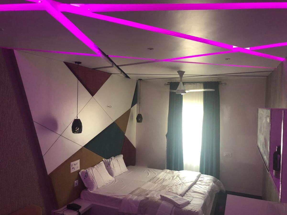 C M Hotel New Wodapatti Экстерьер фото