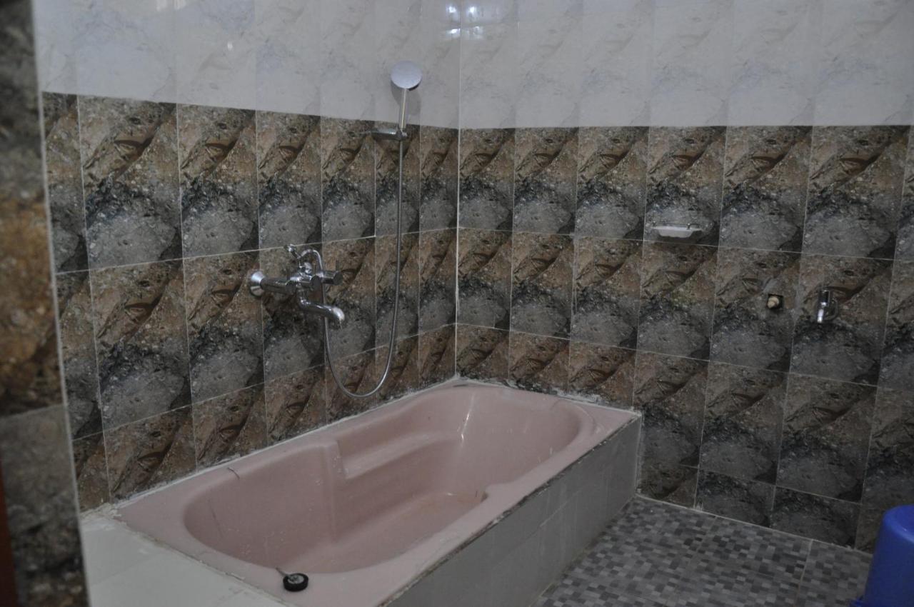 C M Hotel New Wodapatti Экстерьер фото
